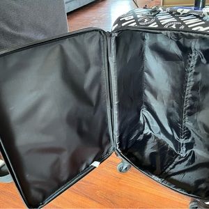 Black and White Pattern Pink brand carry on luggage❤️
